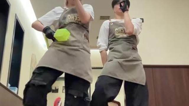 带着一代老锤来支持锟哥了
