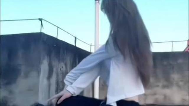 这个音乐太爽了，爽跳 yc：