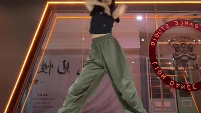 h2h进行曲团发力中…手抡出残影了