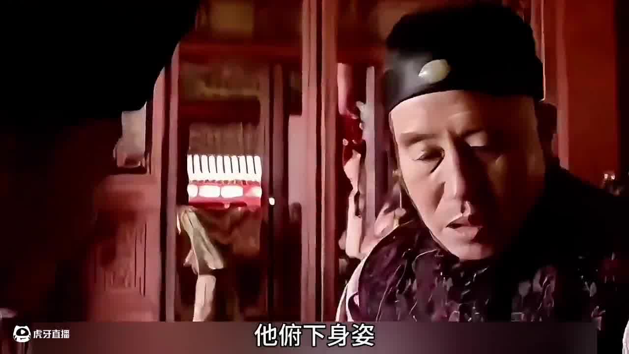 小太监在地板上凿出沟壑，只为惩治那些得罪过他们的大臣