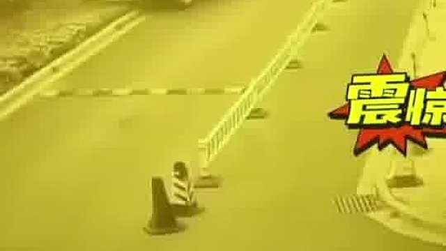 这人身手敏捷
