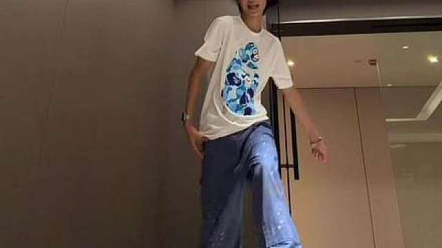 我决定剪刘海了。。