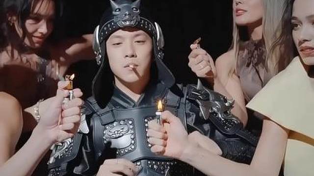 哈哈哈哈，也是跳上了，就是不知道是谁