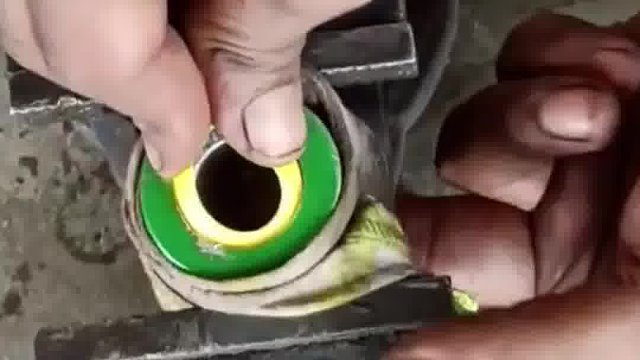 8秒快速安装液压缸油封密封件#工程机械 #液压缸维修 #油缸 #油封 #安装技巧