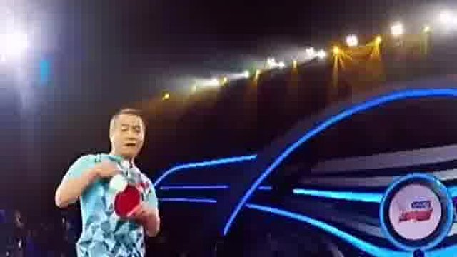 退役多年的王涛还是那么秀啊!几个90度旋转发球让张继科都看呆