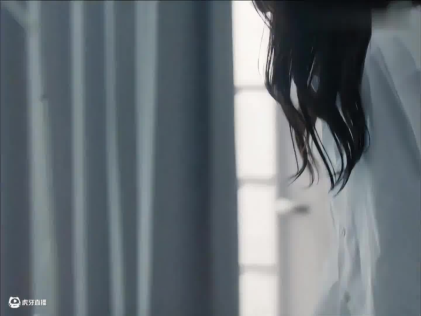 女孩忘记自己结婚了，以为自己还单身