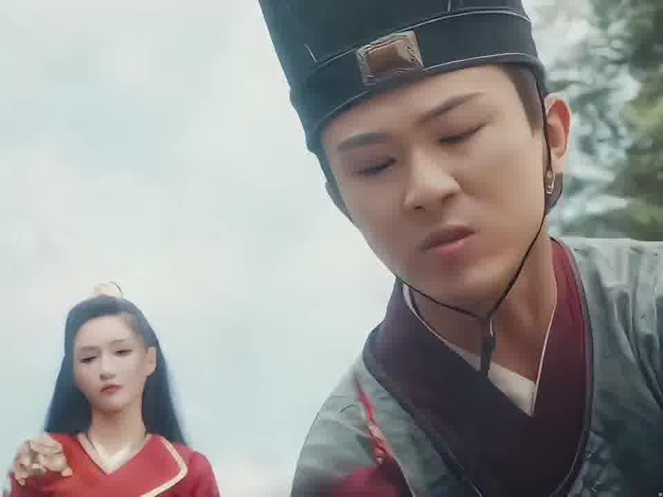 你们一人一颗，晚上到我房间来