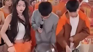 雖然很解氣，但是這個(gè)男的被開(kāi)除了。