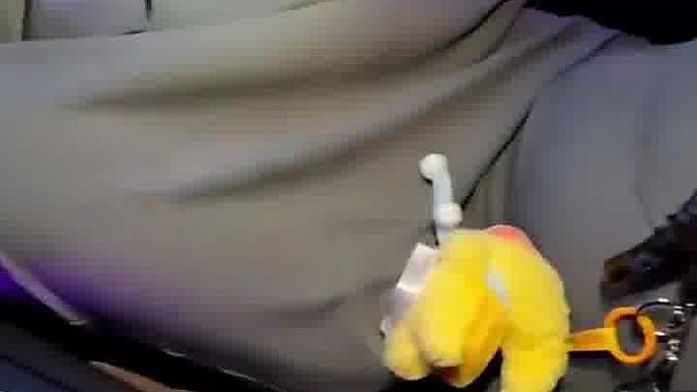 不开空调惹女友闺蜜吐槽，男子气得下车