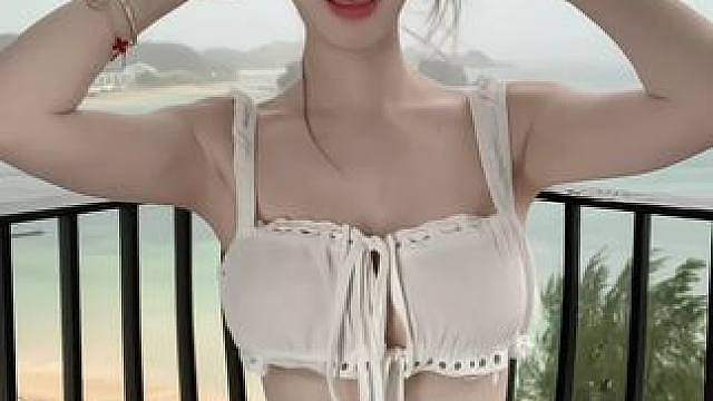 迷人的笑脸吸引视线