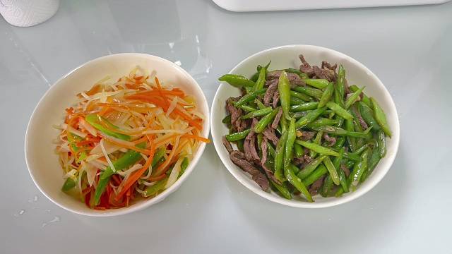 游戏女主播一天的伙食