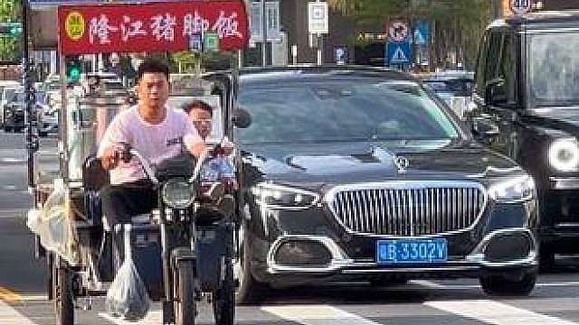 这得卖多少份猪脚饭才能开水迈巴赫啊？
