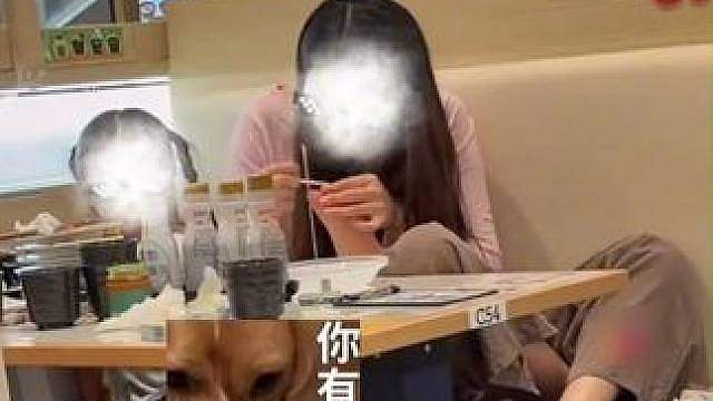 女子在滨寿司餐桌上修脚，还对着餐桌吹走碎屑，门店：事发时已劝阻，但没能制止