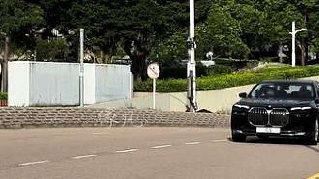 香港政务司司长的CS换成了BMW i7