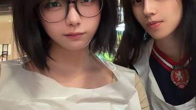 和i人朋友吃到好吃的be like