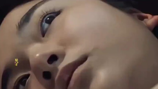 女服务员故意下药伪造现场，结果第二天男人睡醒却惊呆了