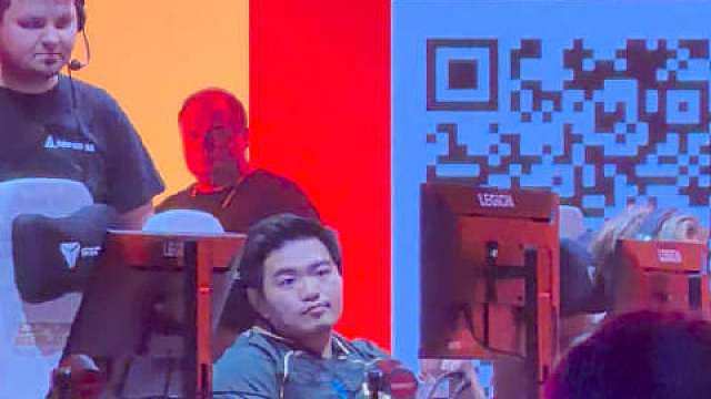 刚才局1结束后，
老五的表情好凶啊，
目光有杀到我。。
 ​​​