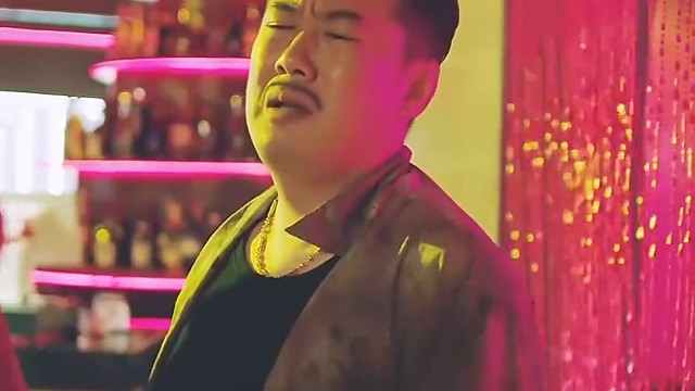 女孩被骗到这种地方，被人欺负的可惨了#影视剪辑#影视解说