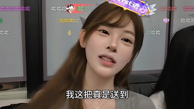 大锤牛队带新人们唱铿锵玫瑰，朗哥很喜欢她送的狼牙吊坠，童哥的别急也会有的