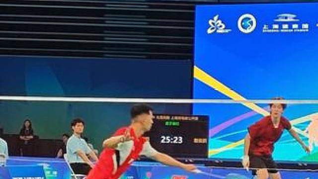 赵俊鹏vs吴俊铠(上海队) 2026上海公开赛 赵俊鹏首轮14-21落后，局末31-27惊险过关
#