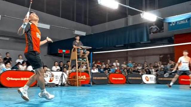 “怒起风云气势张，少年无畏竞锋芒”