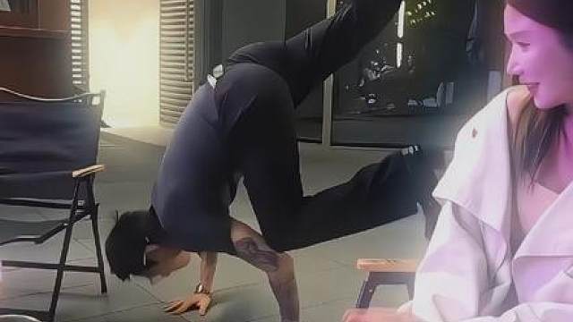 “郭厅平时也爱练点瑜伽”