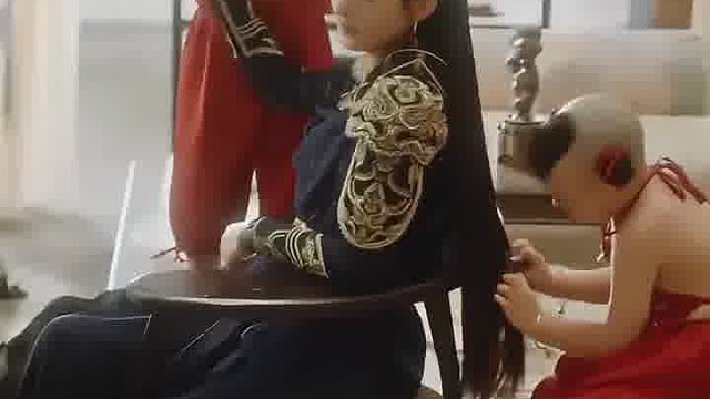 带过娃的都看得出赵丽颖这段不像演的