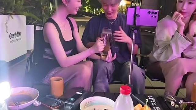 那天我经过一片花园