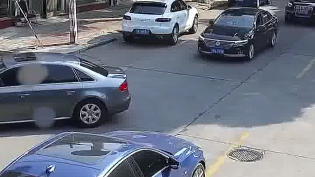 切忌路怒，不然车子也会学主人