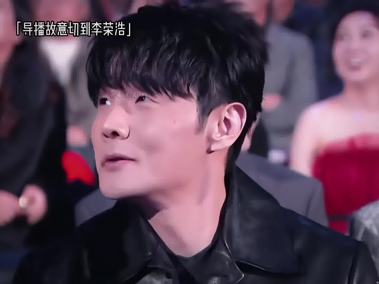 “周深：导播老师你要毁了我吗？”