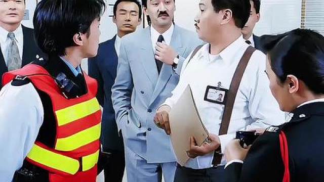 4.《逃学威龙2》经典永不过时，这部电影艺术成分很高