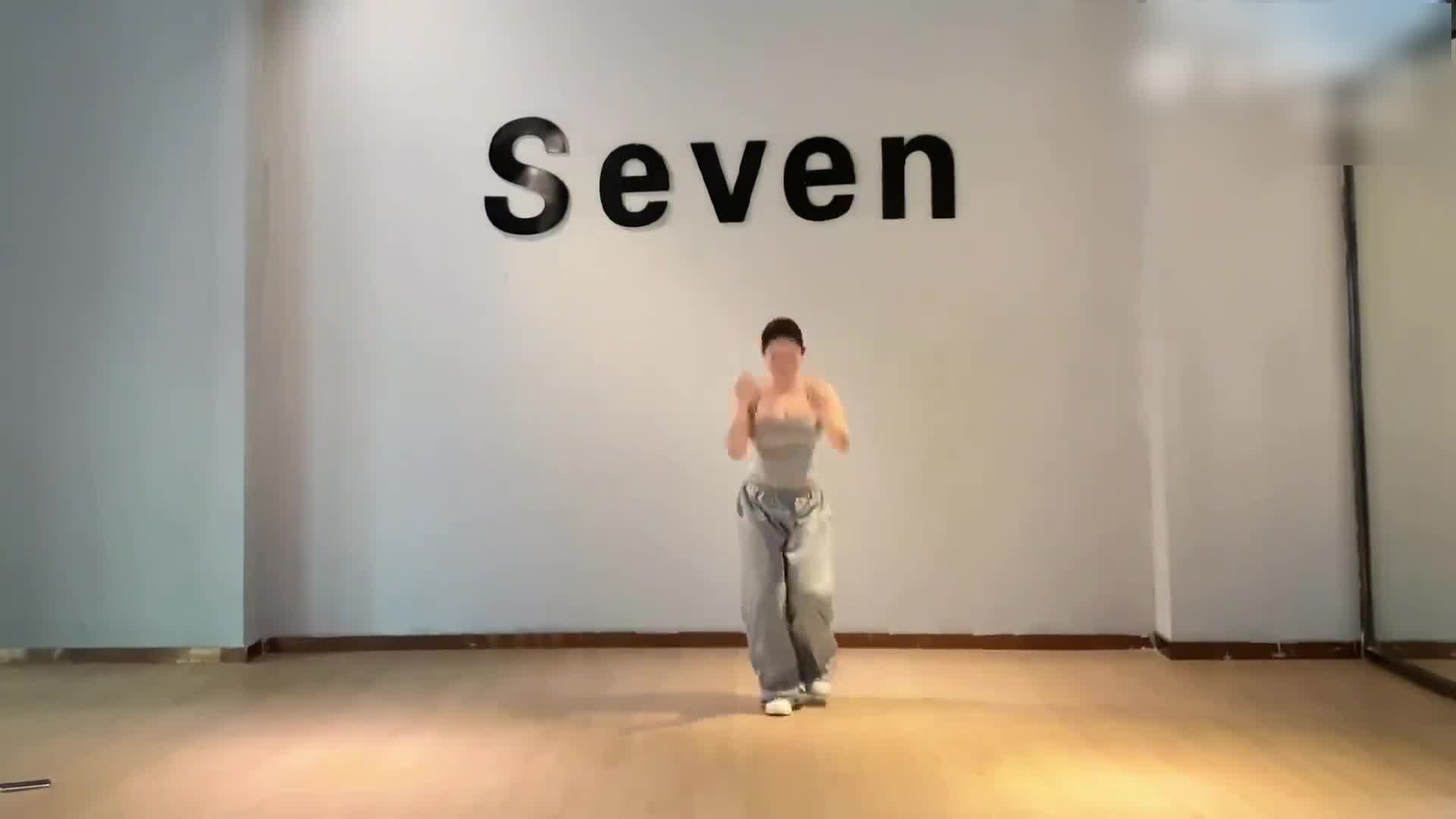 谁说胖纸不适合跳舞