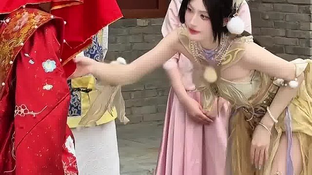 遇到女色狼了