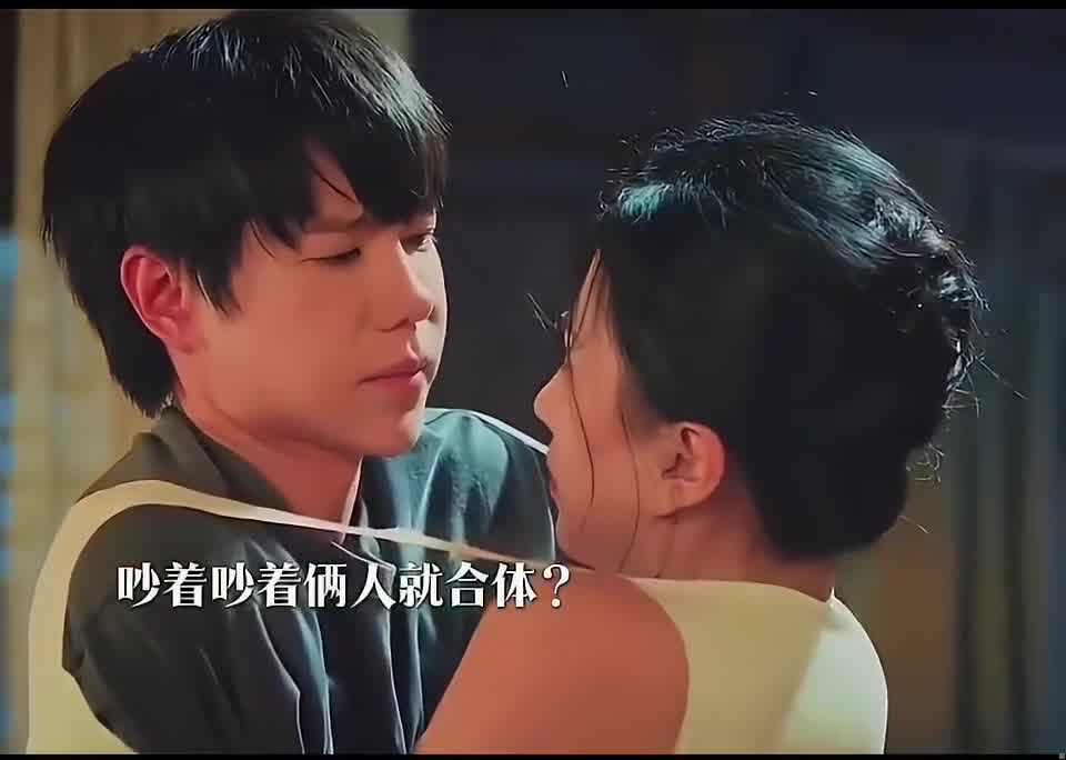刚刚什么痘痘在我脸上划拉过去了