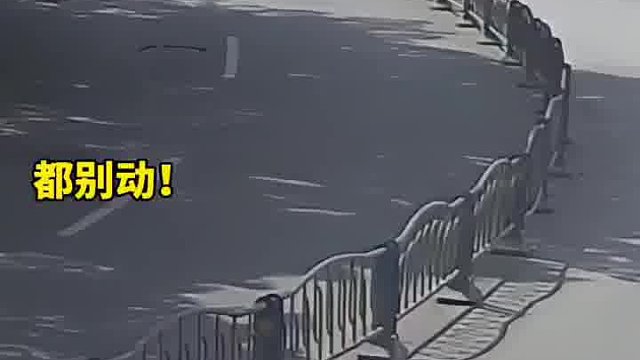 出租车：还有这好事，我说左眼皮怎么一直跳呢