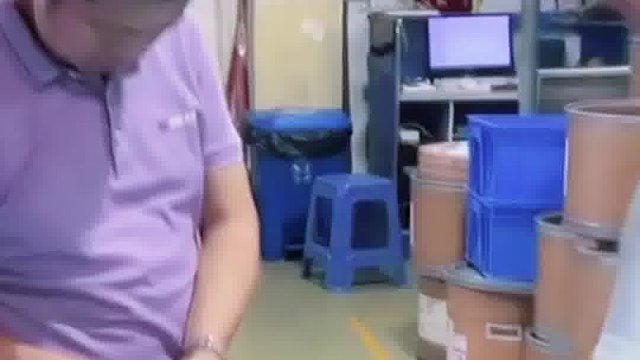 来访客户油缸端盖常年渗油，换对密封一次解决