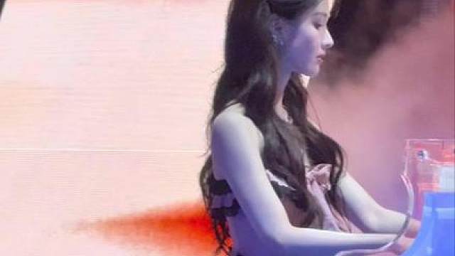 电竞女神。