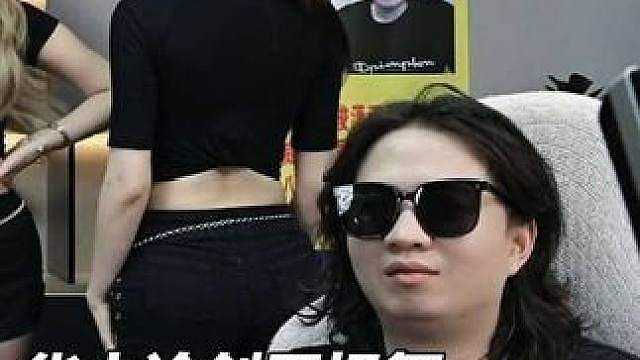 华山论剑开场舞与红青粉3位女粉