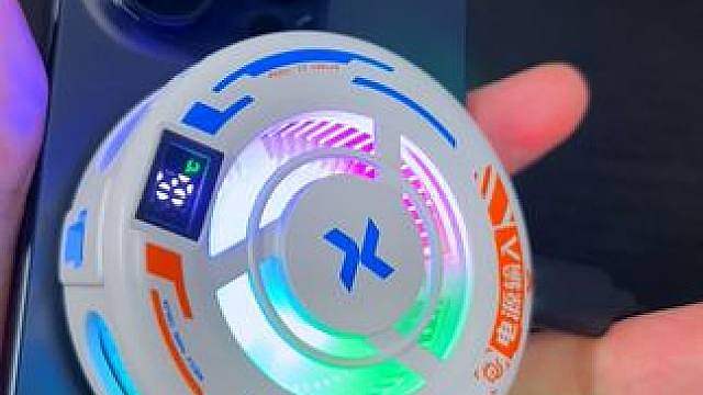 加分象新品c5冲销量，它一边充电的同时可以给手机散热器