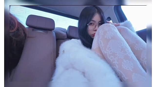 回家告诉你妈妈  有个戴眼镜的姐姐想给你一个家