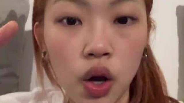 我说他们这些人怎么总是遇到这种受伤的流浪的狗狗平时我们都遇不到，都被他们遇到了学会了下次要救助小动物