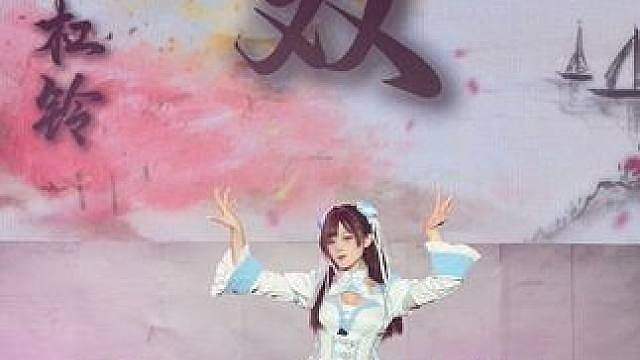 第一次站在bw的舞台上超级激动