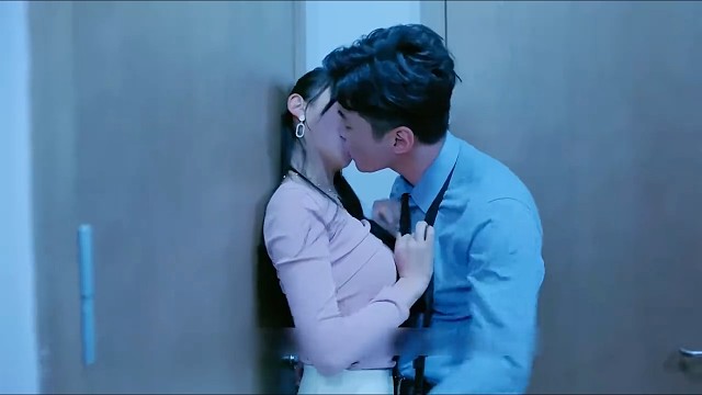 约会情人被妻子发现了