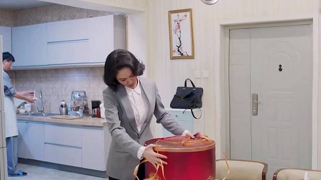 面对巨额贿赂她会怎么选择