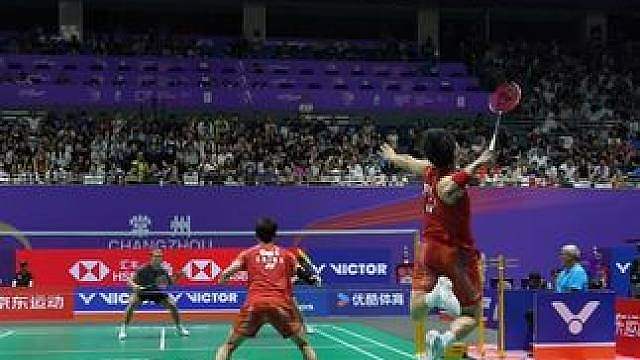 梁伟铿/王昶2-0击败伦加德/麦斯，打进中公半决赛！