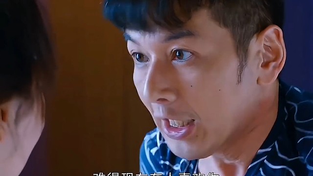 男人为还赌债让老婆身体还