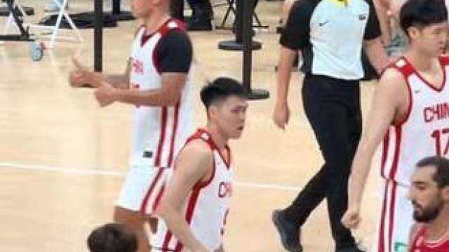 中国男篮大胜格鲁吉亚 广西后场双子星继续发挥稳定
庞争麟12分.廖三宁18分