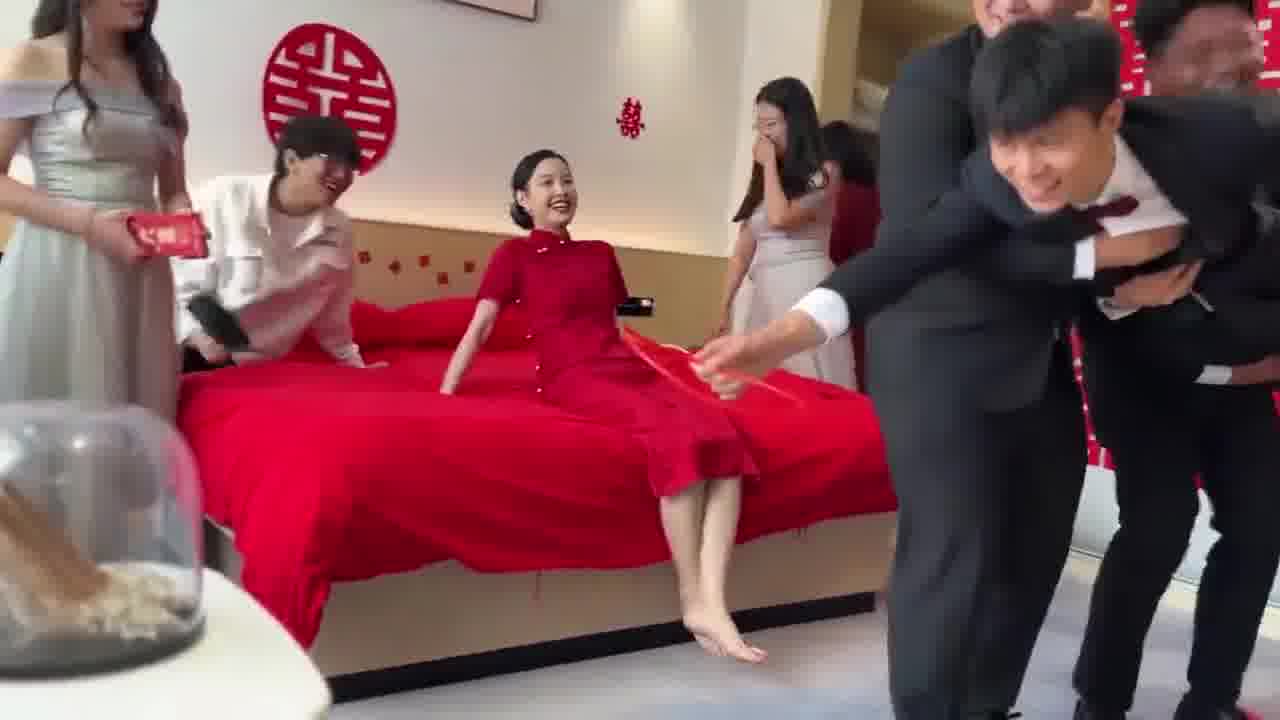 新娘颜值相当突出