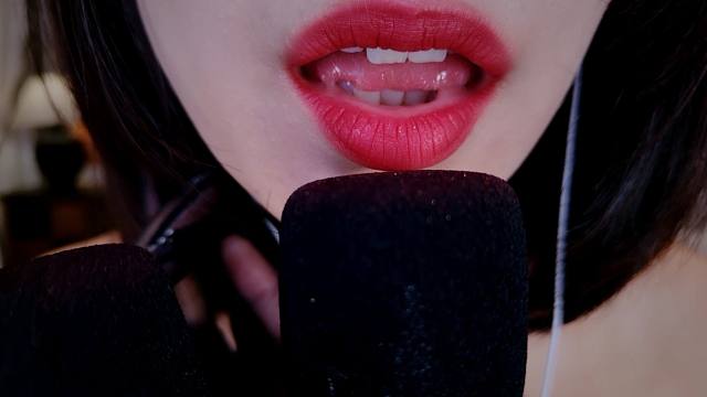 【ASMR福利】亲亲的时候也是可以呼吸的嗷姐姐的100个KISS 近距离吹气抚摸亲吻酥语呢喃 圈