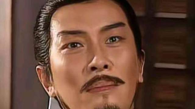 32.刘备正在浇菜没想到直接被兵士带走